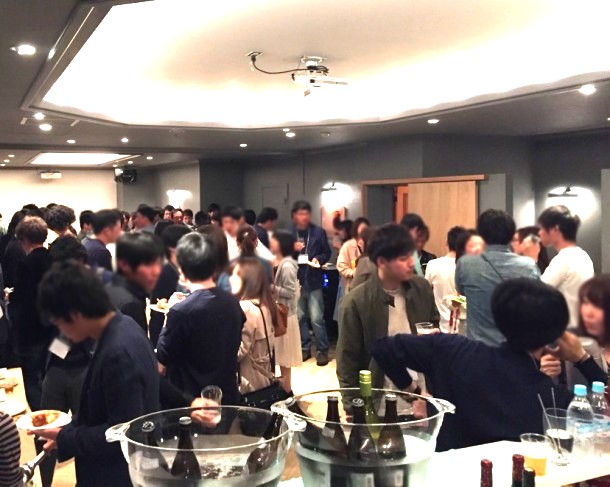 100名規模の大規模街コンの様子